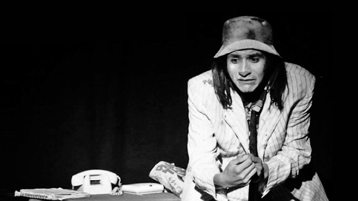 Paco Mufote en el monólogo Tengo un Arma, La Nave Teatro Tijuana 2012