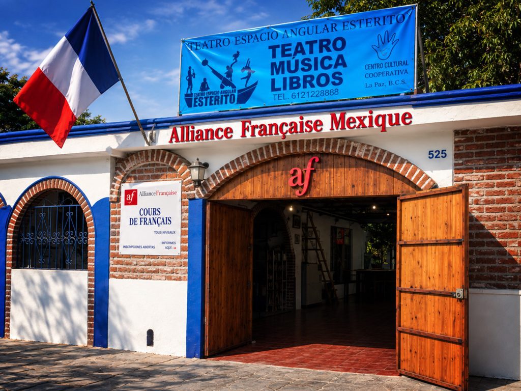 Fachada exterior del Centro Cultural Roger de Conynck y Alianza Francesa en La Paz, México.